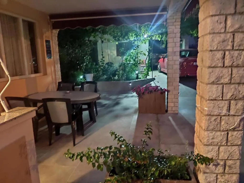 Apartment & Rooms Nora Rab Town 0*,  Croatia